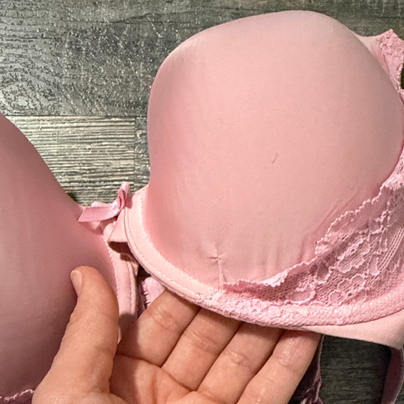 Victoria’s Secret bras 32DD - Picture 6 of 6